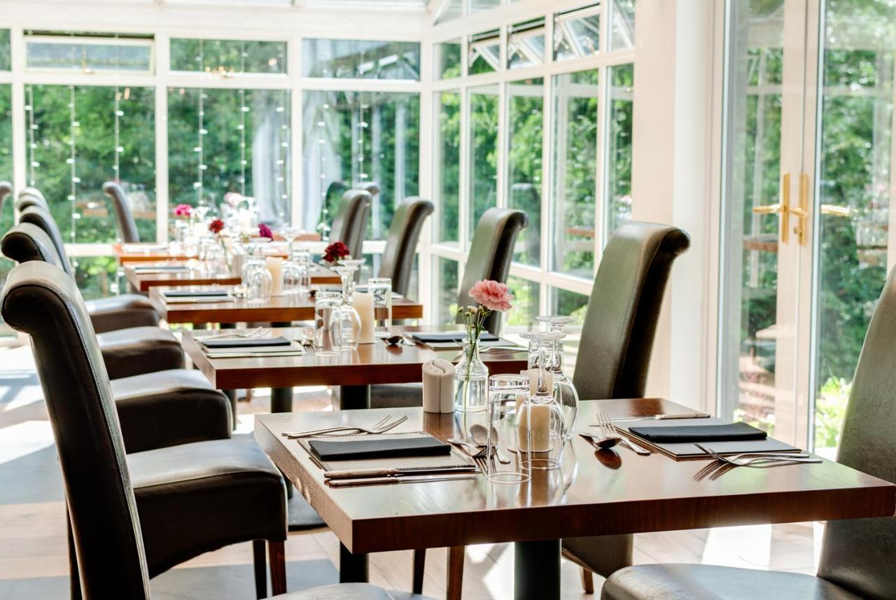 Craig-Y-Dderwen Riverside Hotel Бетс-и-код Екстериор снимка